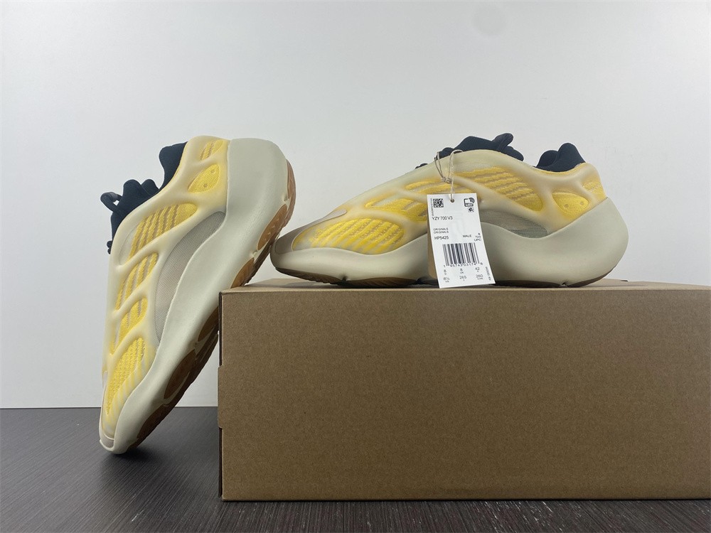 adidas Yeezy 700 V3Mono Safflower