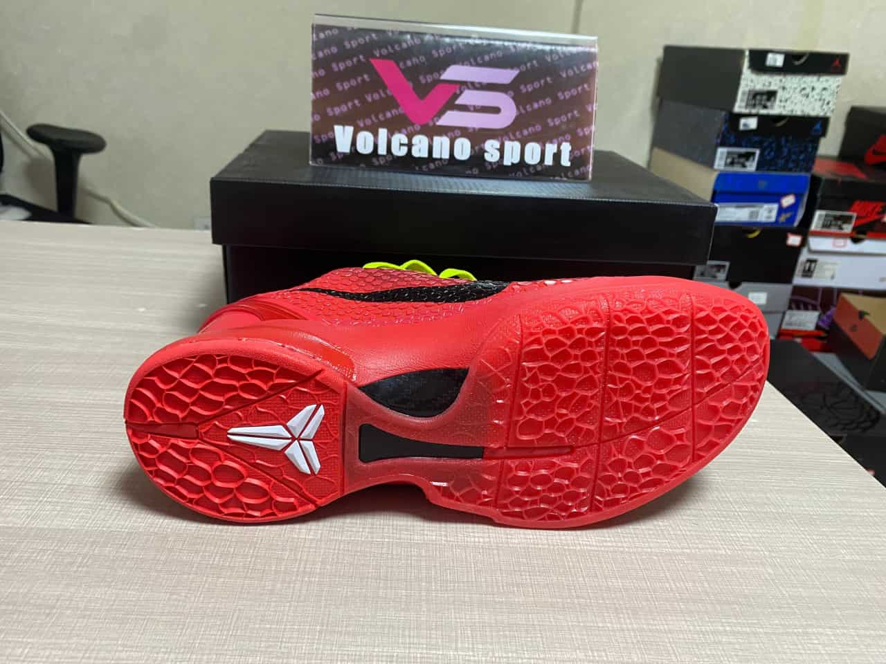 Kobe 6 Protro Reverse Grinch FV4921-600