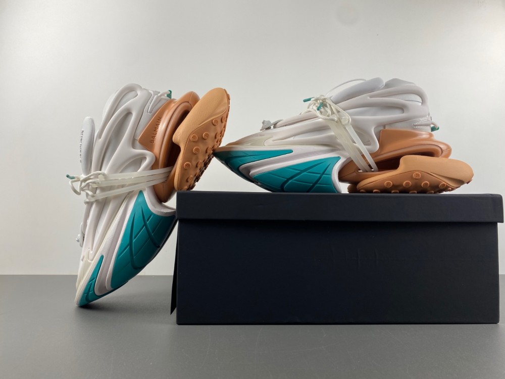 Balmain Unicorn Low Sneakers white