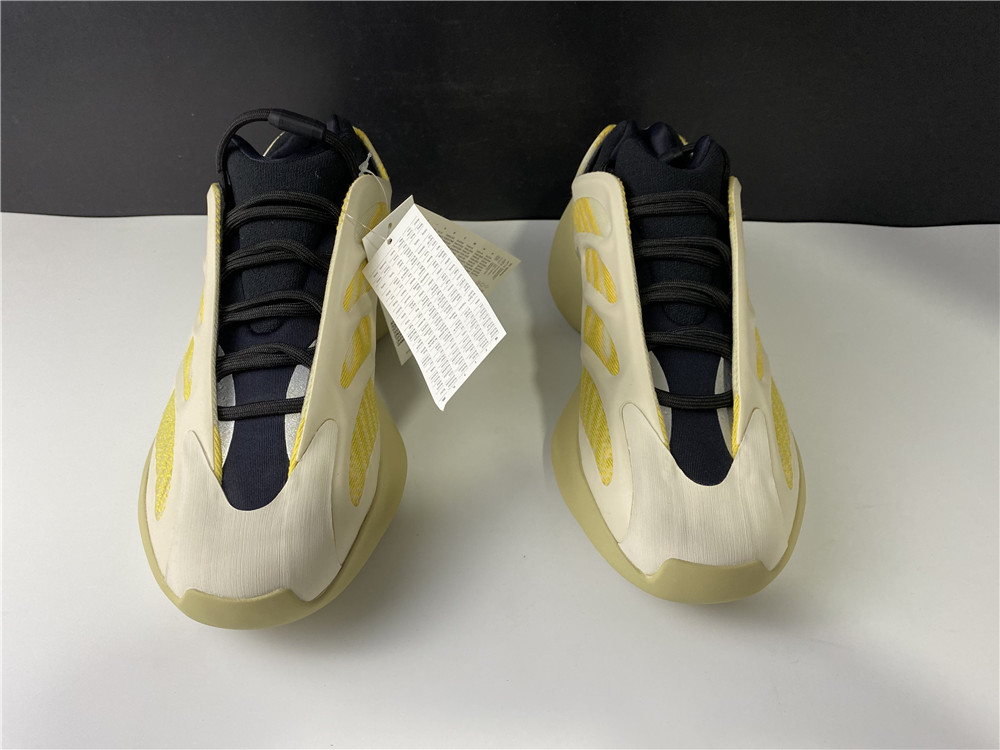 adidas Yeezy 700 V3Safflower