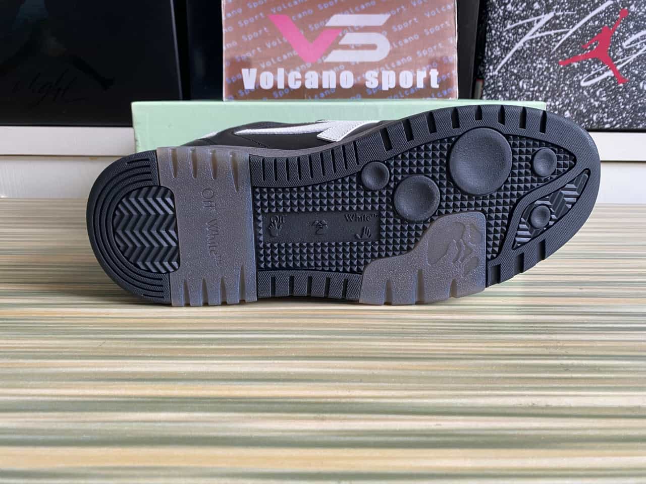 OFF-WHITE Out Of Office OOO Low Tops Black Grey White SS22