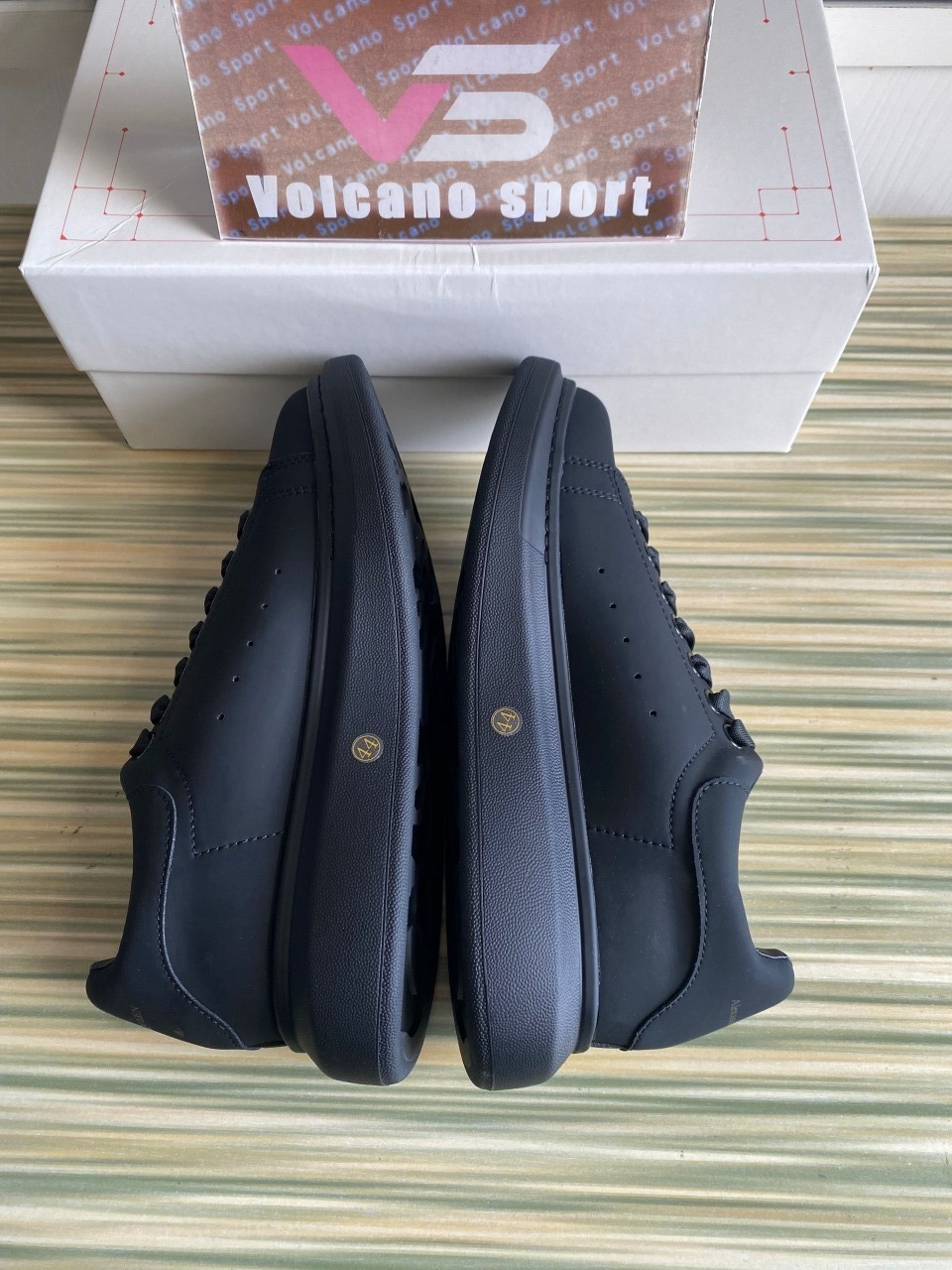 Alexander McQueen Trainers Black