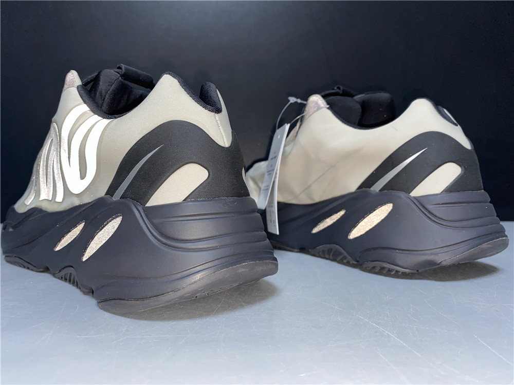 adidas Yeezy Boost 700 MNVNPhosphor