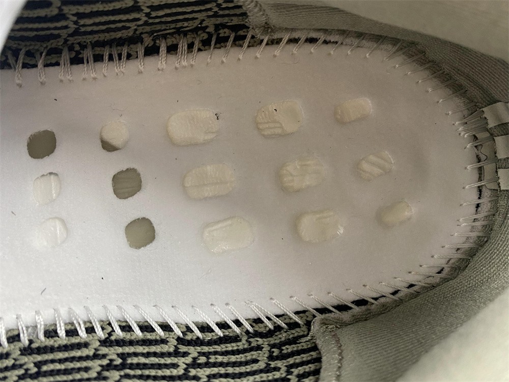 Yeezy Boost 350 V2 Granite