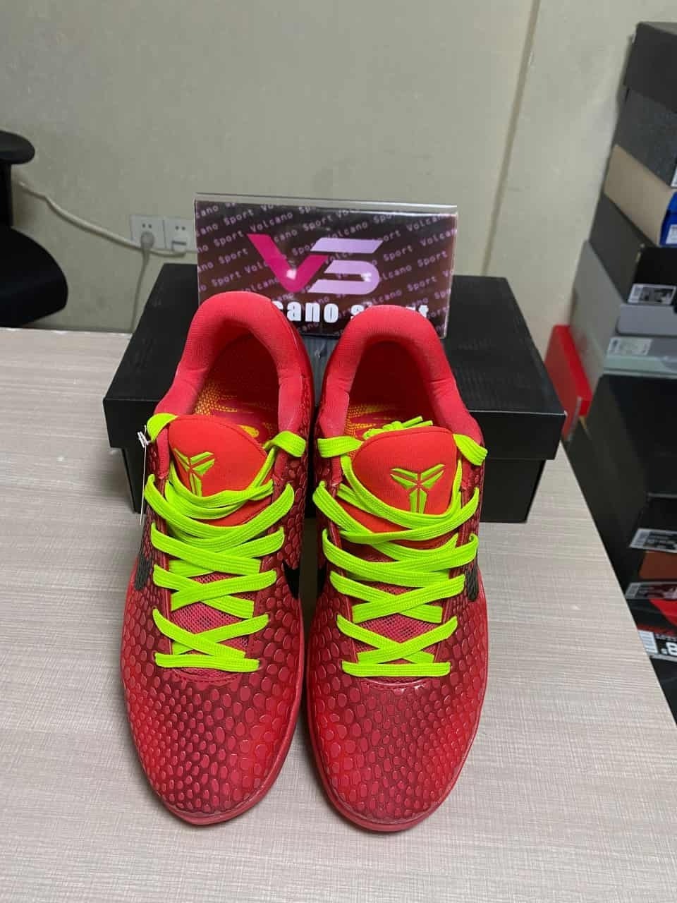 Kobe 6 Protro Reverse Grinch FV4921-600