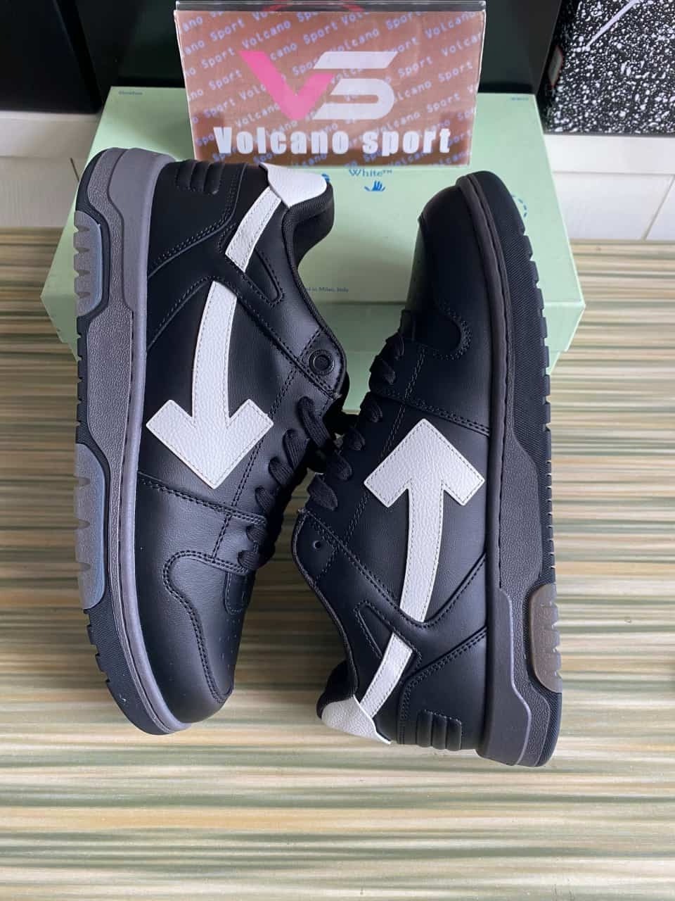 OFF-WHITE Out Of Office OOO Low Tops Black Grey White SS22