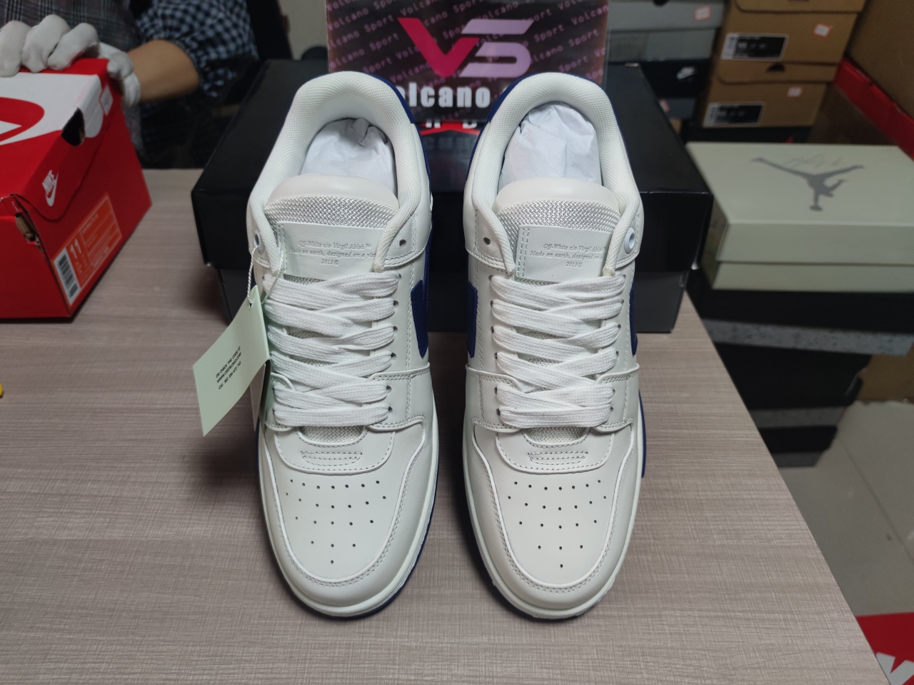 OFF-WHITE Out Of Office OOO Low Tops White White Navy Blue