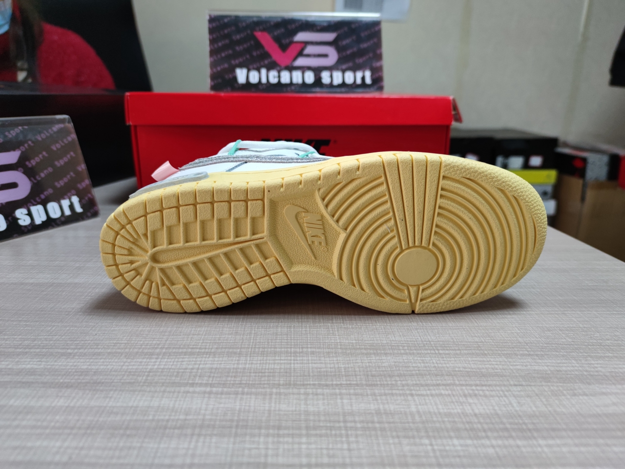 Dunk Low Off-White Lot 1 DM1602 127