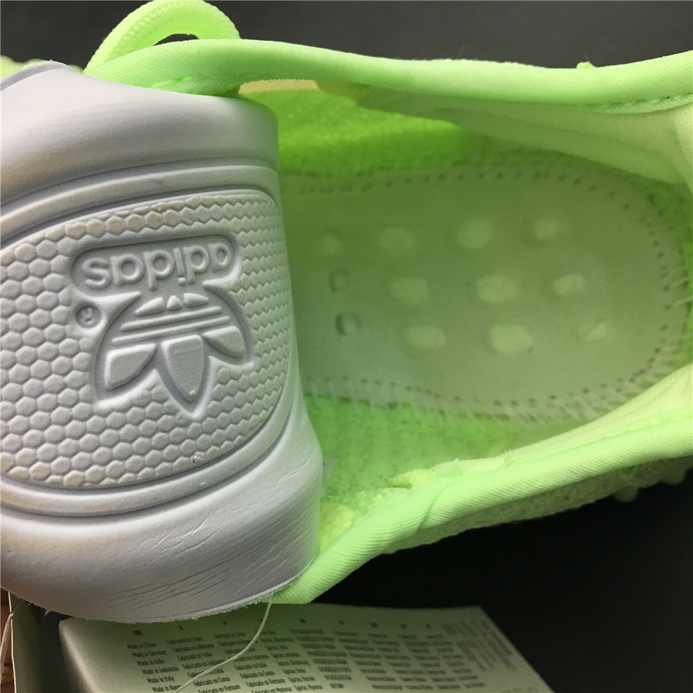 Yeezy Boost 350 V2 Glow