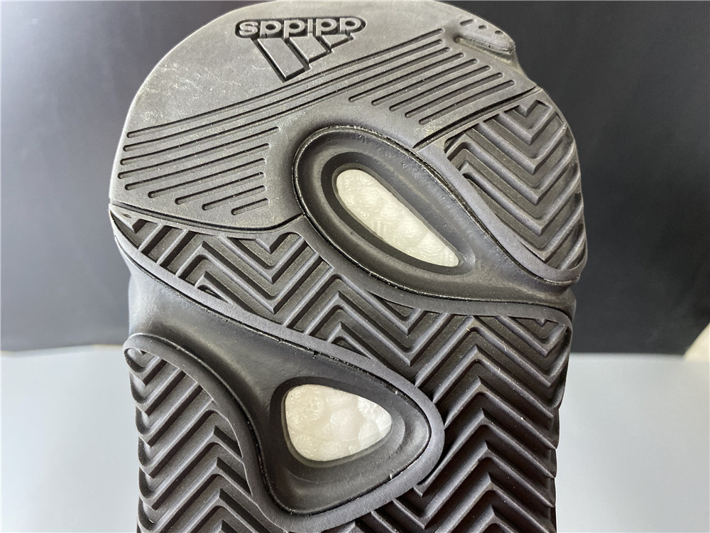 adidas Yeezy Boost 700 MNVNPhosphor