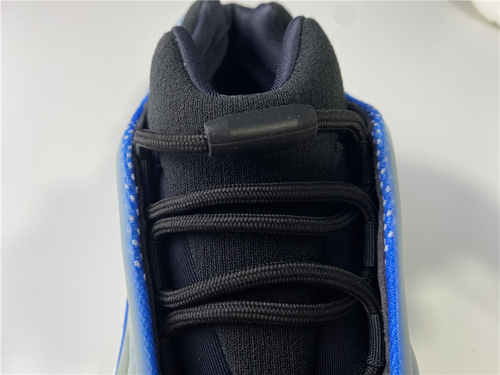 adidas Yeezy 700 V3Arzareth