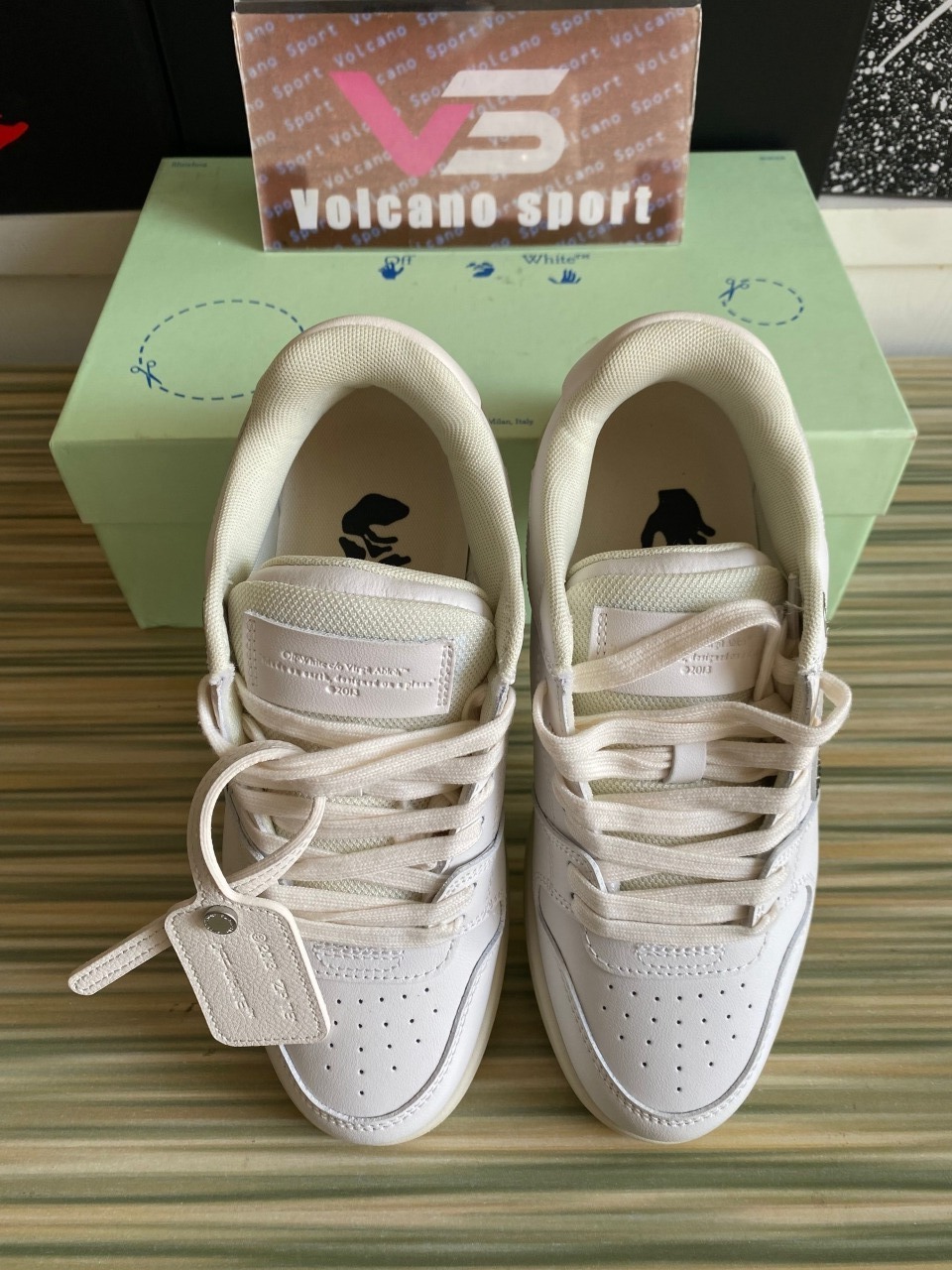 Off-White OOO Low Tops White Black SS21