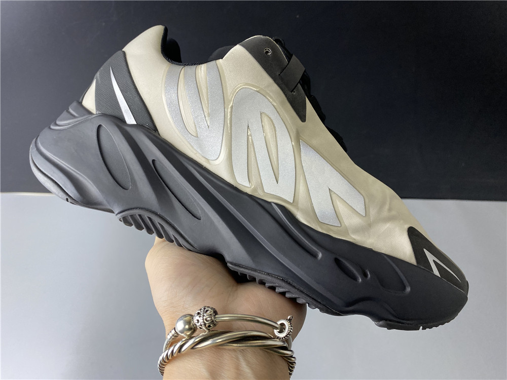 adidas Yeezy Boost 700 MNVNPhosphor