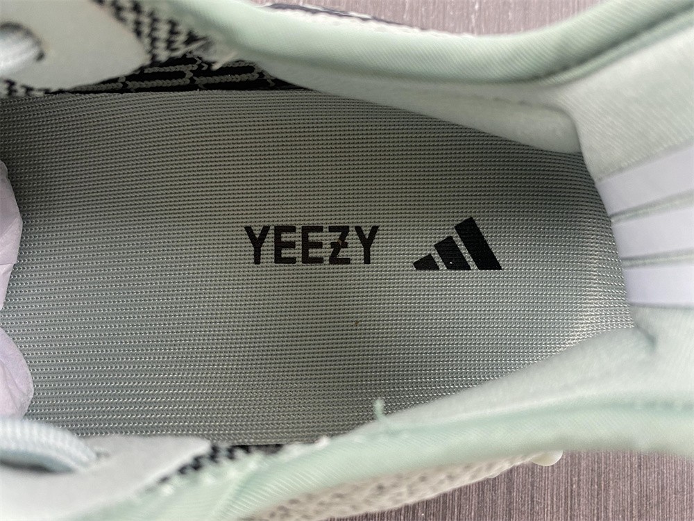 Yeezy Boost 350 V2 Salt