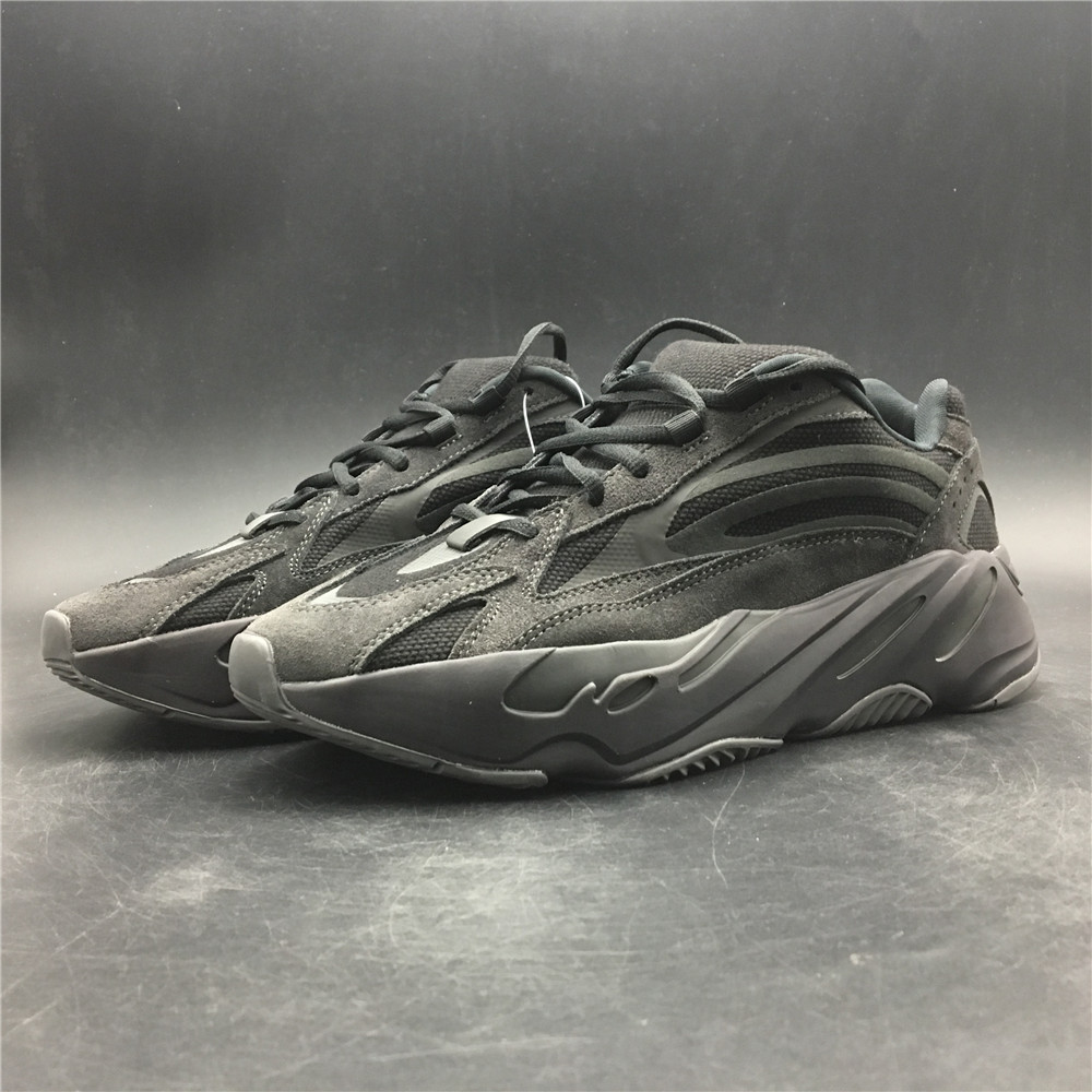 adidas Yeezy Boost 700 V2Vanta