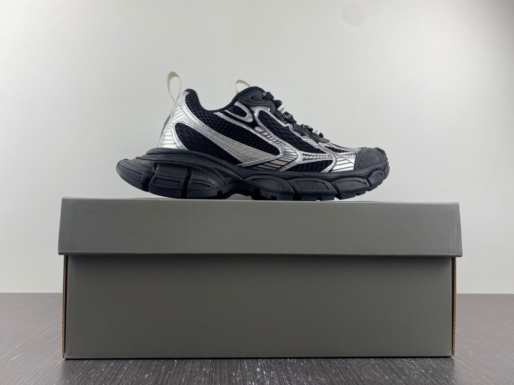 Balenciaga 十IAGA -PHANTOM SNEAKER W3RB5 0218