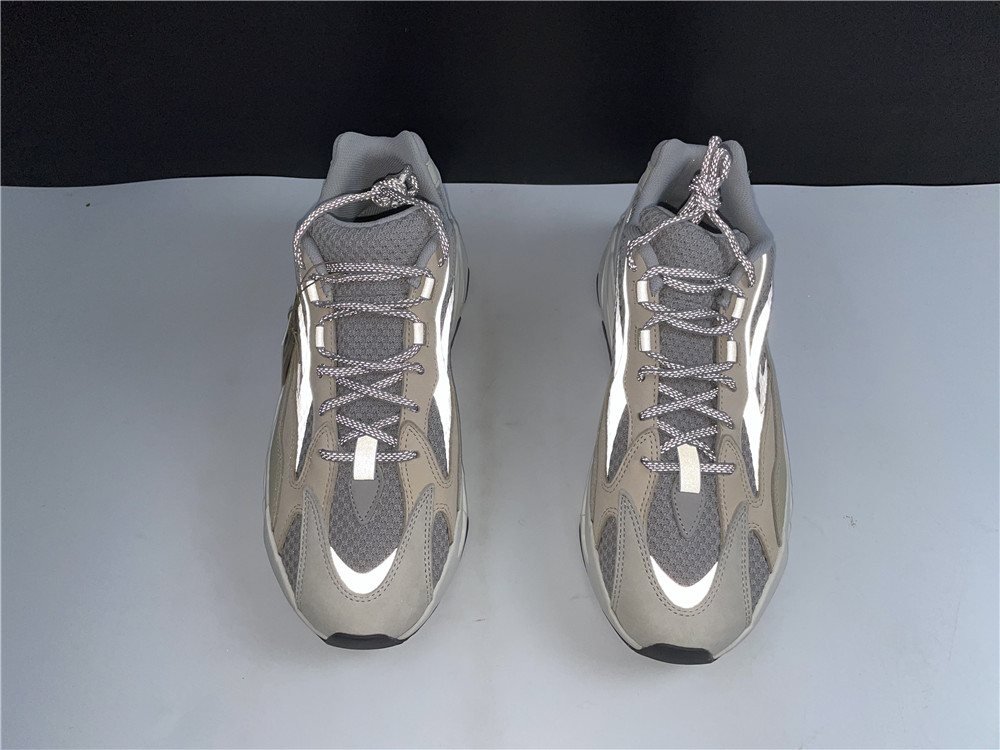 adidas Yeezy Boost 700 V2Cream