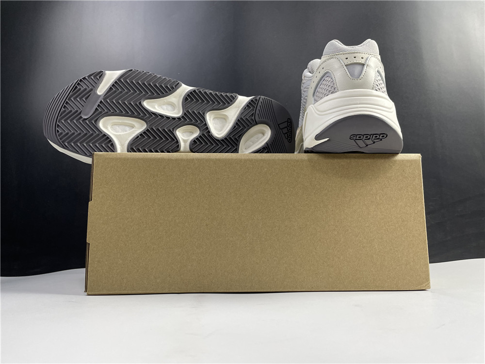 adidas Yeezy Boost 700 V2Cream