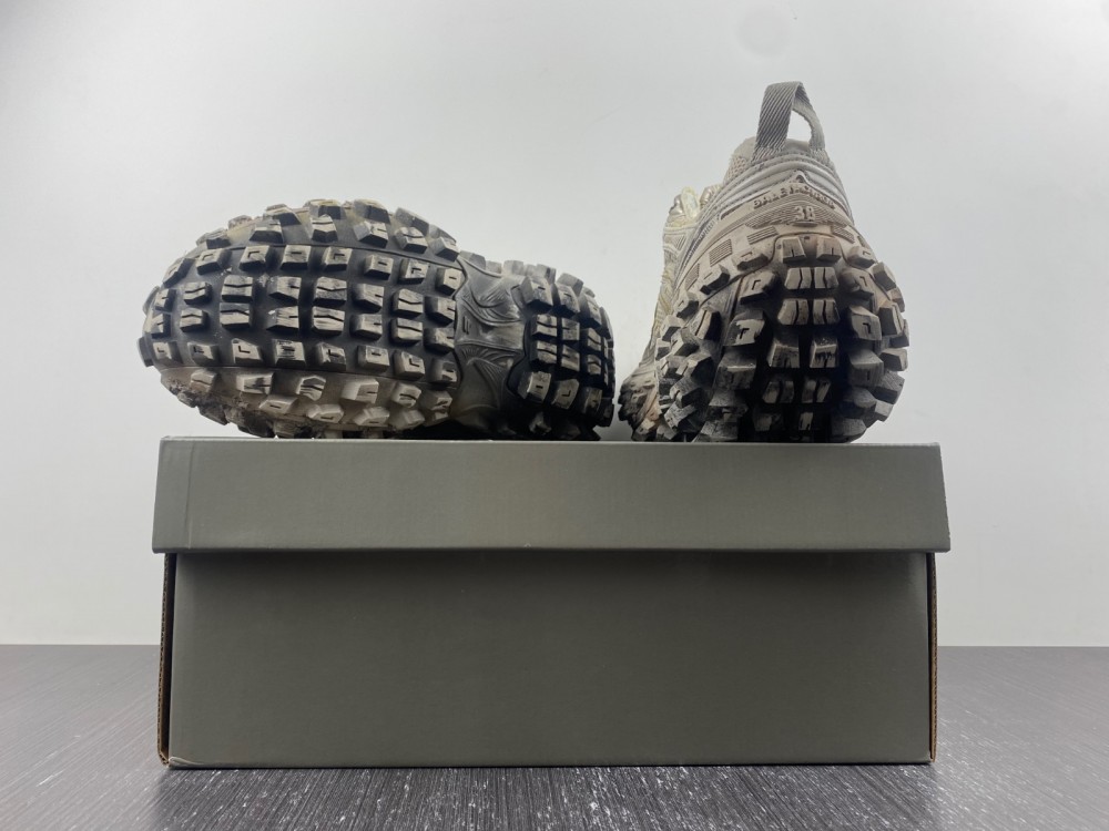 Balenciaga._Balenciaga Defender Rubber Platform Sneakers