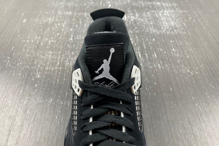 Nike AIR JORDAN 4 RETRO 'WHITE THUNDER' FQ8138-001