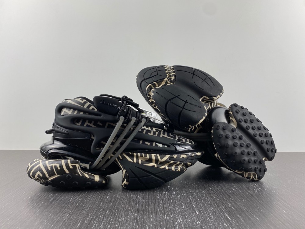 BALMAIN unicorn from lucus