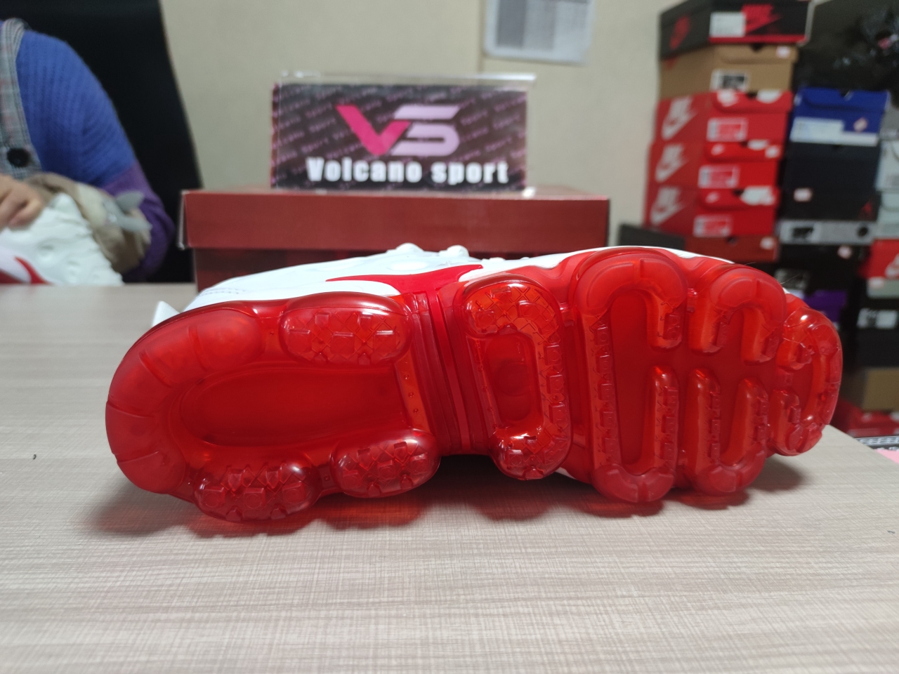 Air VAPORMAX Plus White and red 849557 009