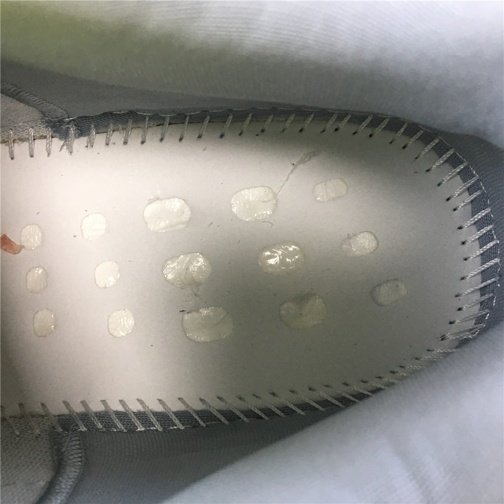 adidas Yeezy Boost 700 V2Hospital Blue