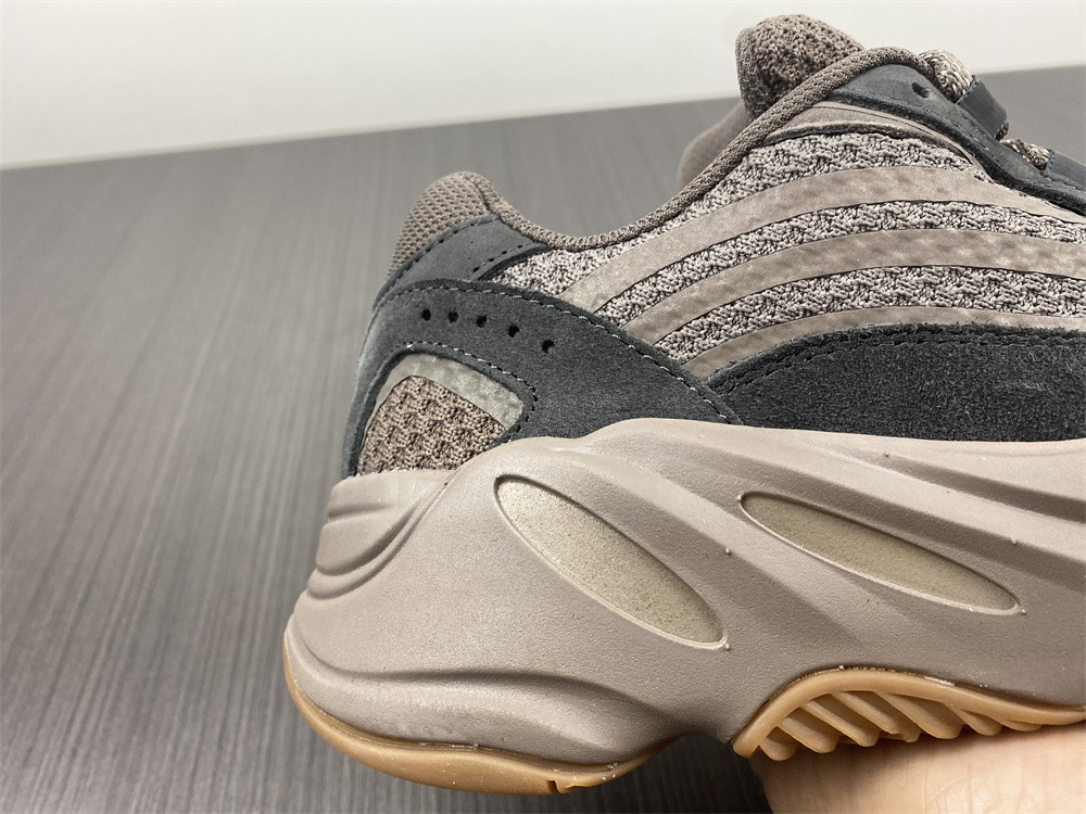 adidas Yeezy Boost 700 V2 Geode