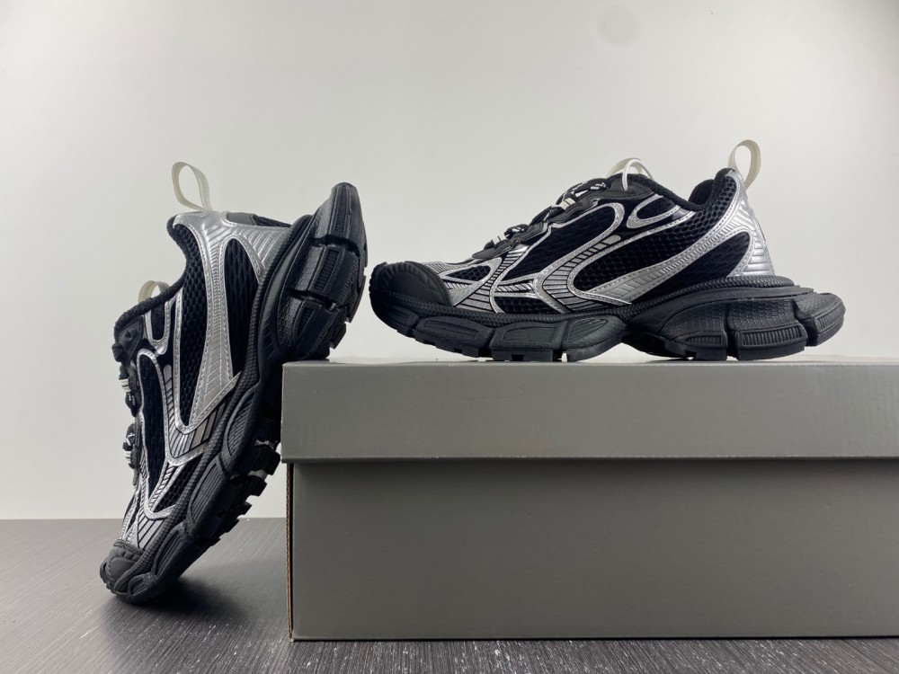 Balenciaga 十IAGA -PHANTOM SNEAKER W3RB5 0218