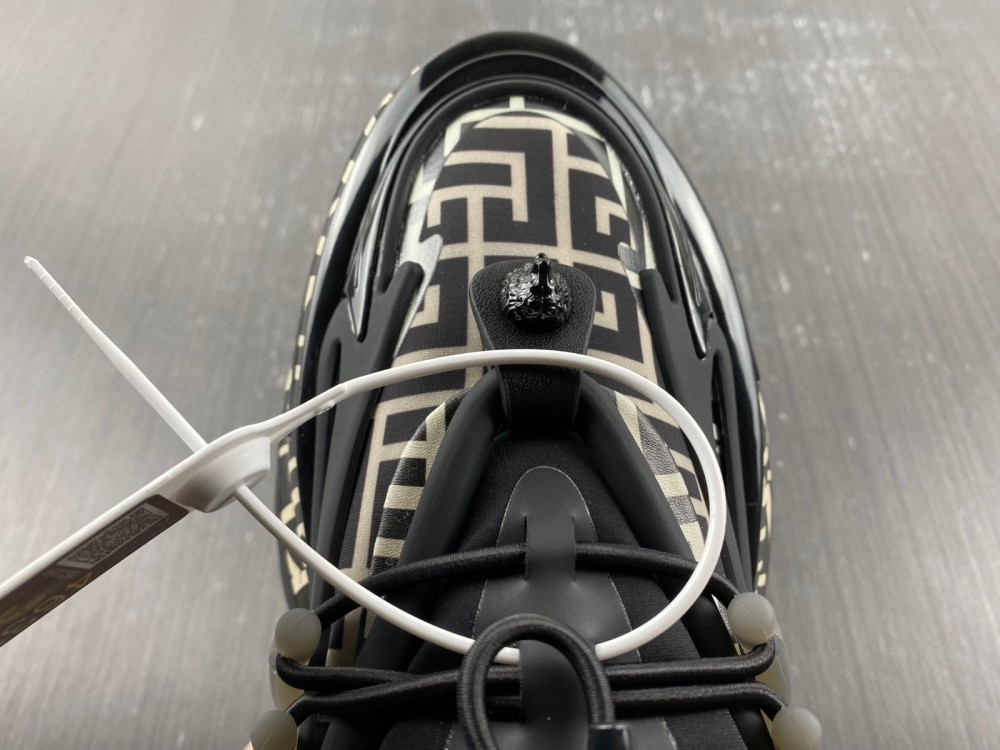 BALMAIN unicorn from lucus