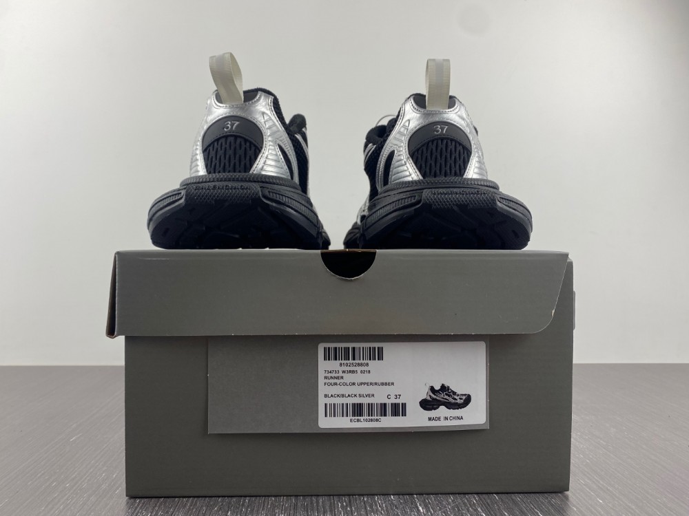Balenciaga 十IAGA -PHANTOM SNEAKER W3RB5 0218