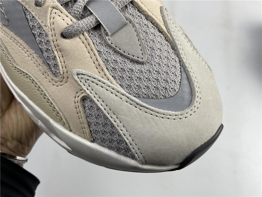 adidas Yeezy Boost 700 V2Cream