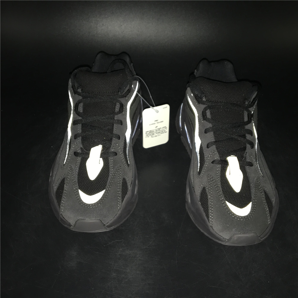 adidas Yeezy Boost 700 V2Vanta