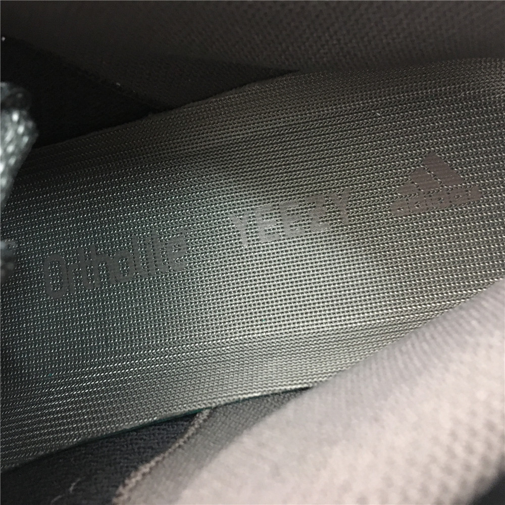 adidas Yeezy Boost 700 V2Geode