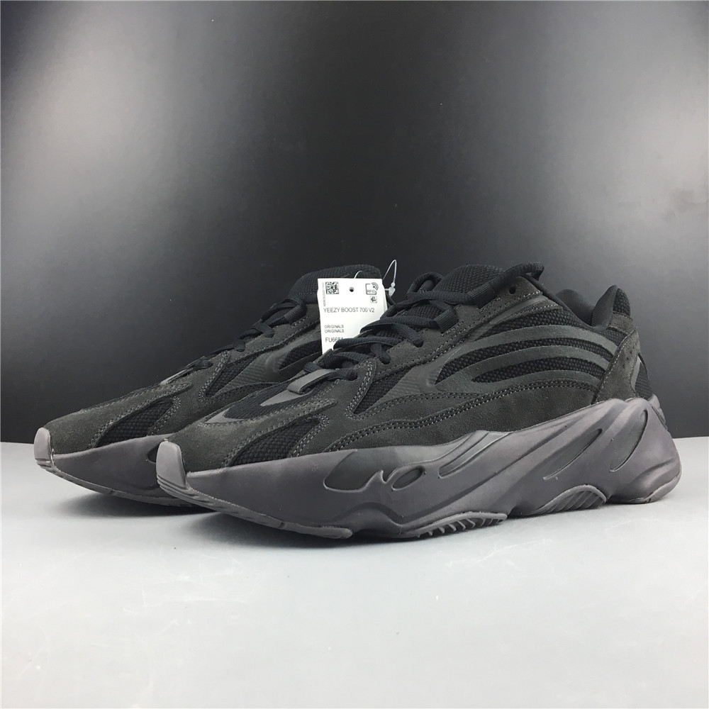 adidas Yeezy Boost 700 V2Vanta
