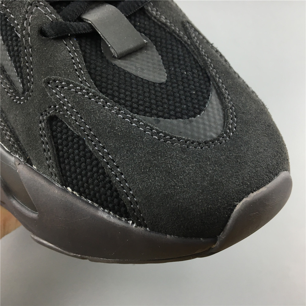 adidas Yeezy Boost 700 V2Vanta