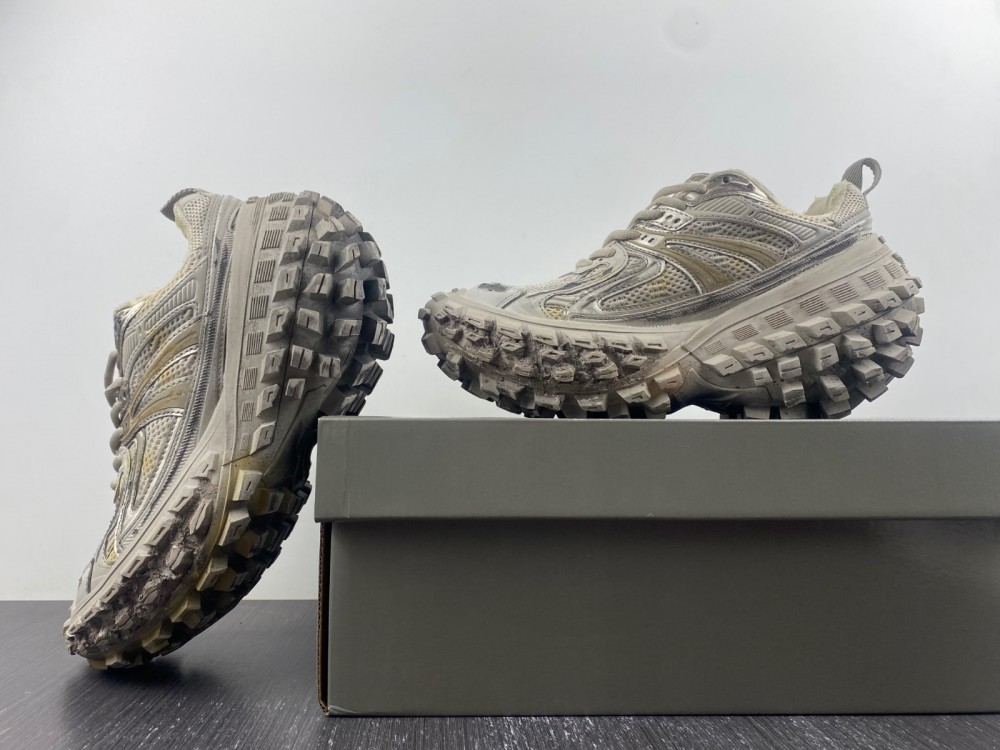 Balenciaga._Balenciaga Defender Rubber Platform Sneakers