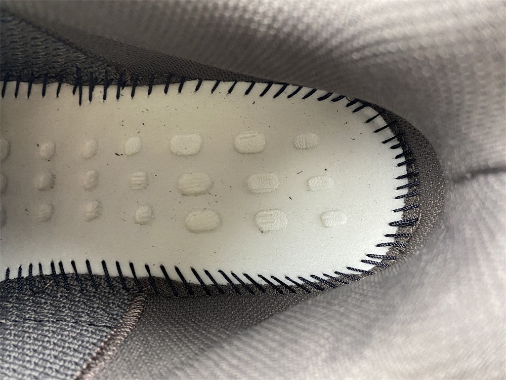 adidas Yeezy Boost 700 V2 Geode