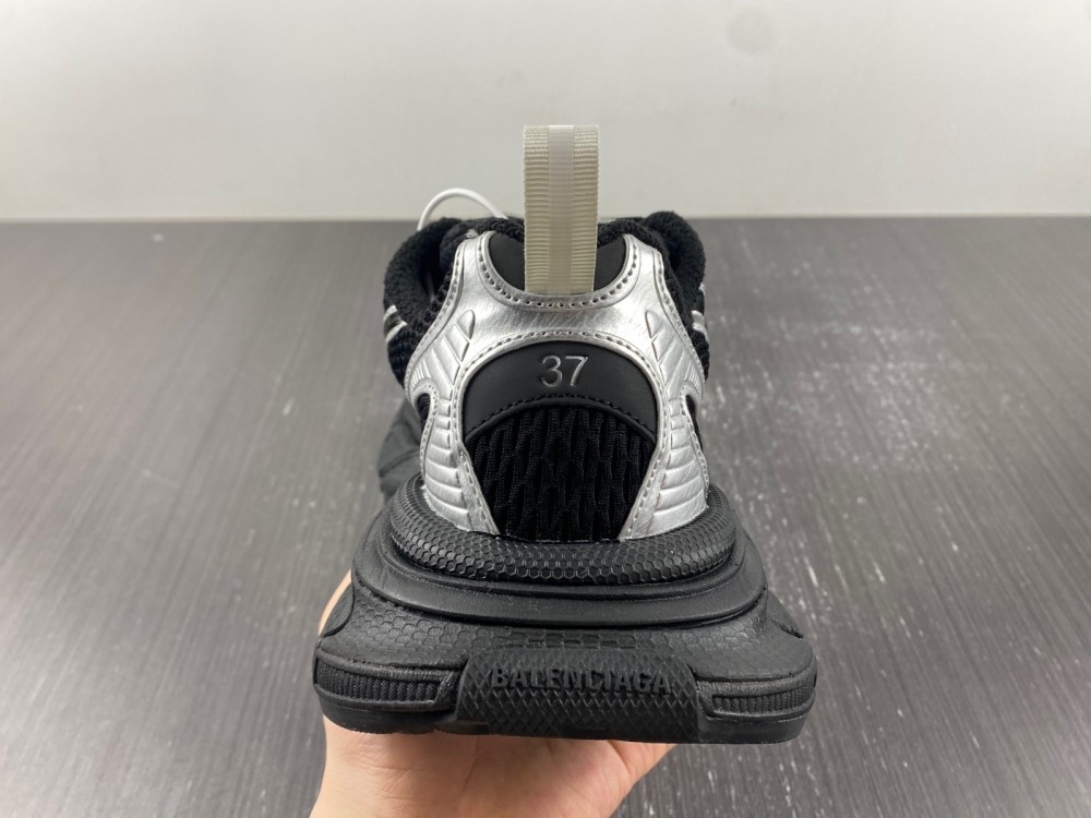 Balenciaga 十IAGA -PHANTOM SNEAKER W3RB5 0218