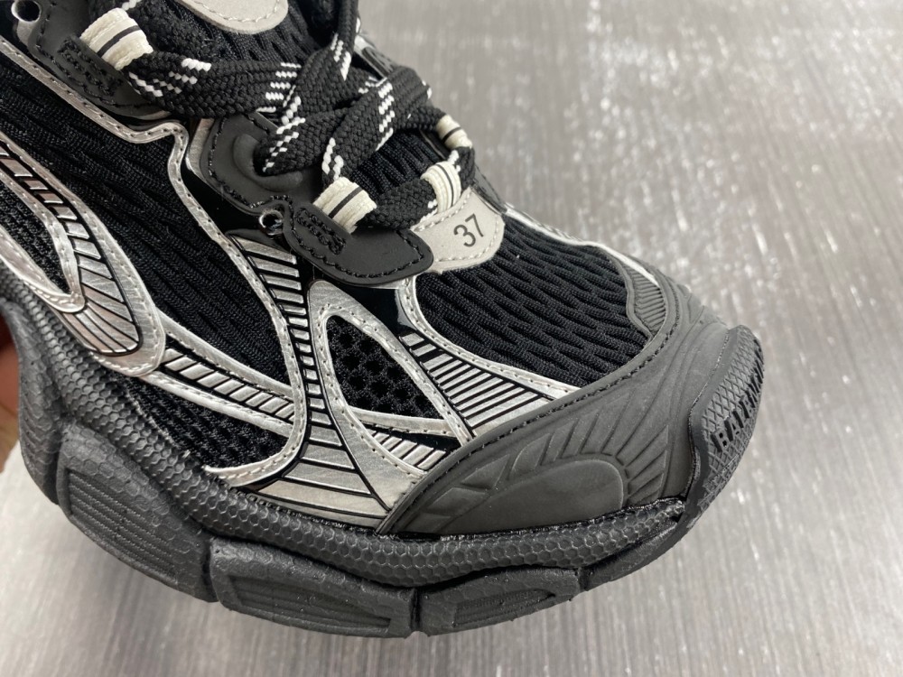 Balenciaga 十IAGA -PHANTOM SNEAKER W3RB5 0218