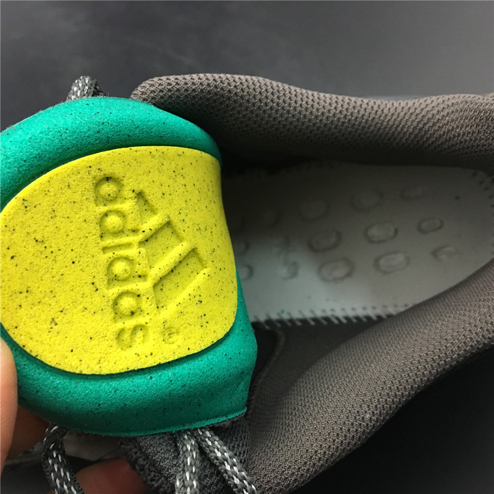 adidas Yeezy Boost 700 V2Geode