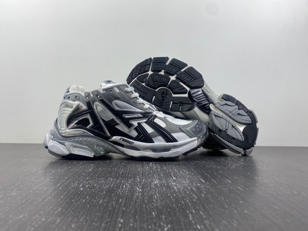 Balenciaga 677403-W3RB5-9012