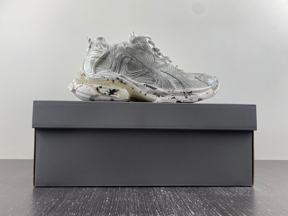 Balenciaga 656065-W3RA9-9001