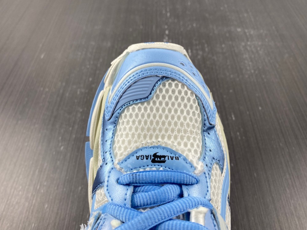 Balenciaga Women's Blue and White Trainers