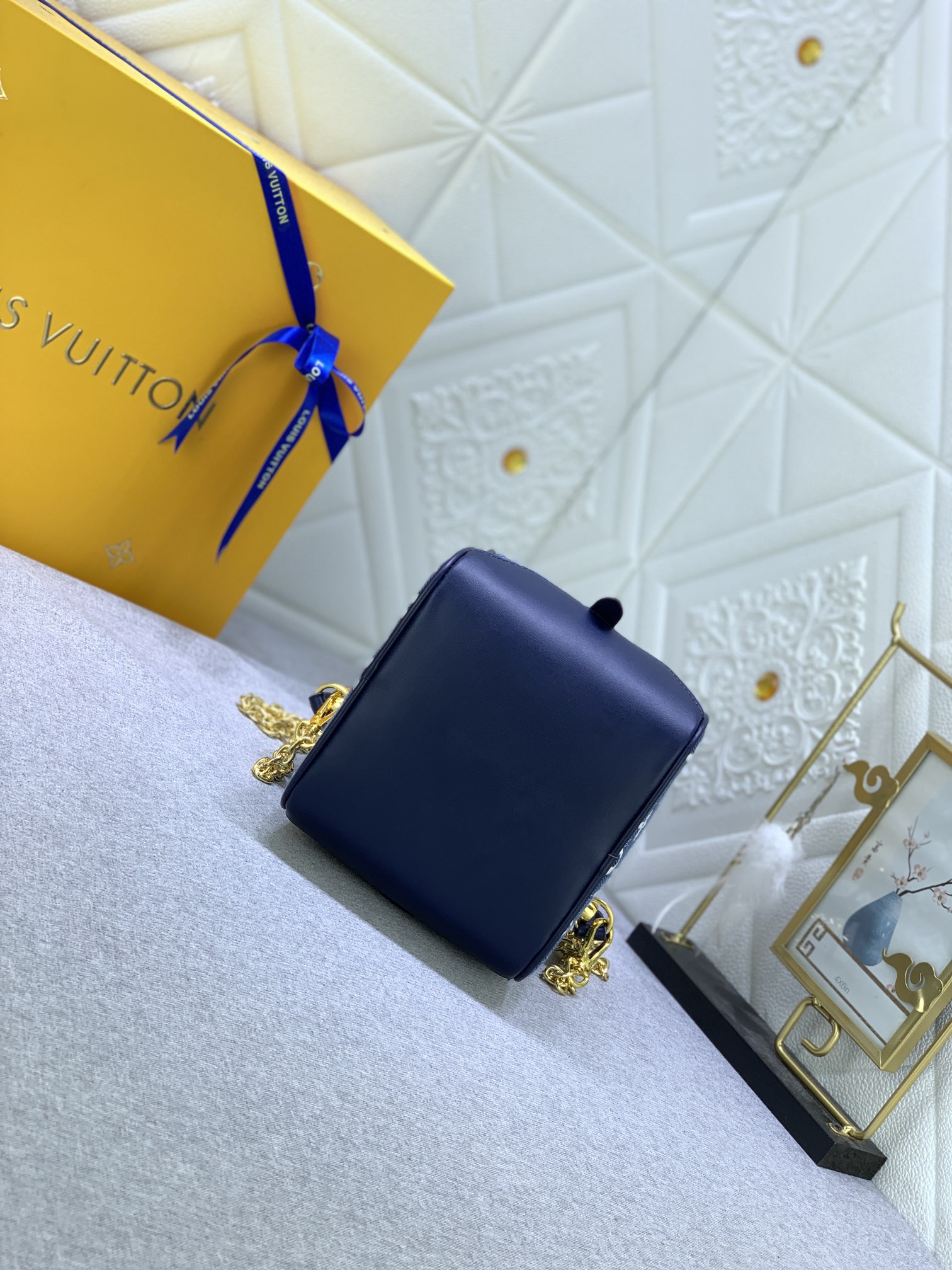 Louis Vuitton Square Bag M59611 16x16x16cm