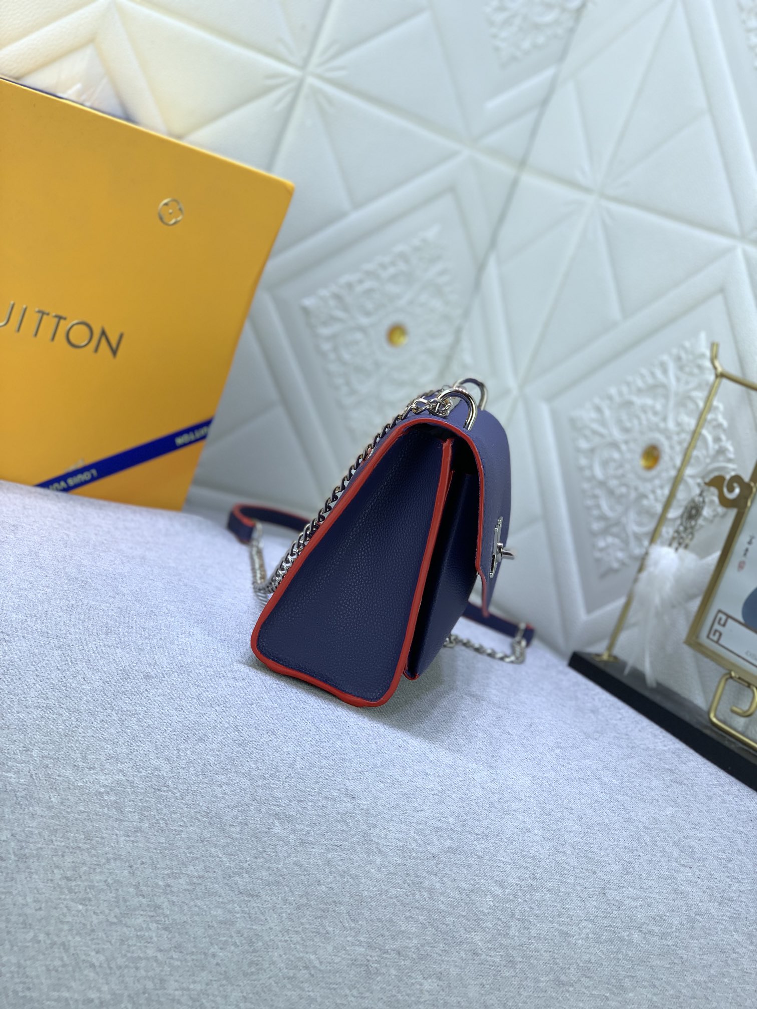 Louis Vuitton Mylockme BB M51418 (2) 22.5 x 17.0 x 5.5 cm