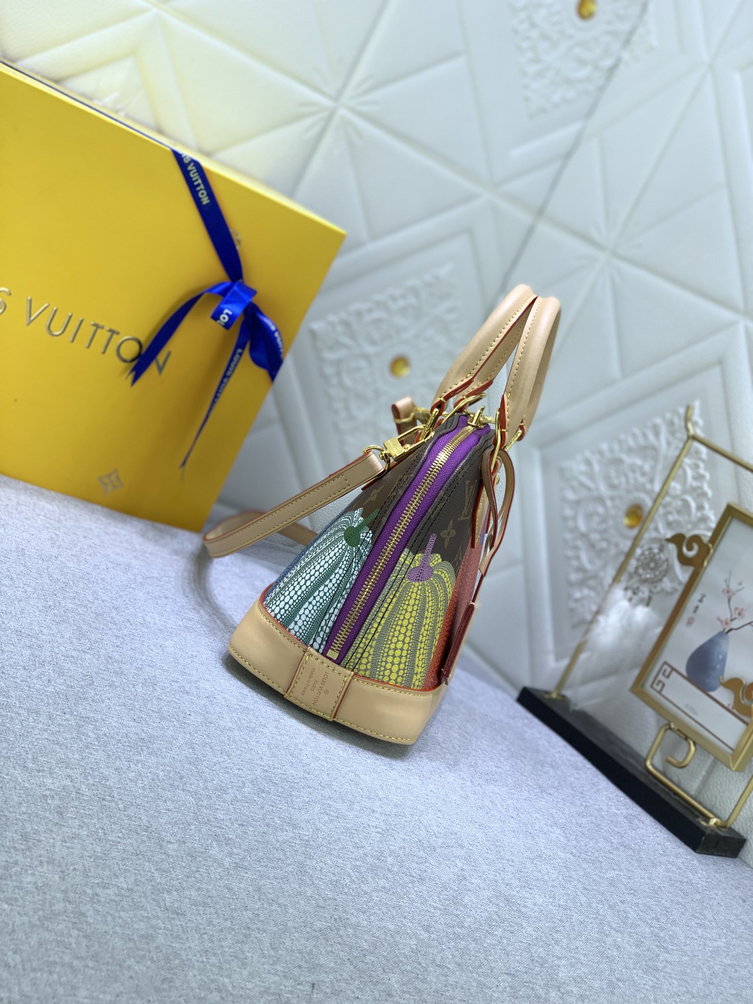 Louis Vuitton Alma M53151 25 x 19 x 12cm