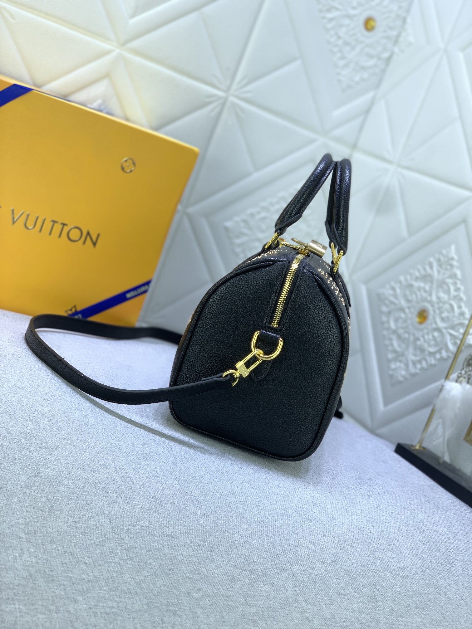 Louis Vuitton Speedy Bandoulière 25 M46736 25 x 19 x 15cm