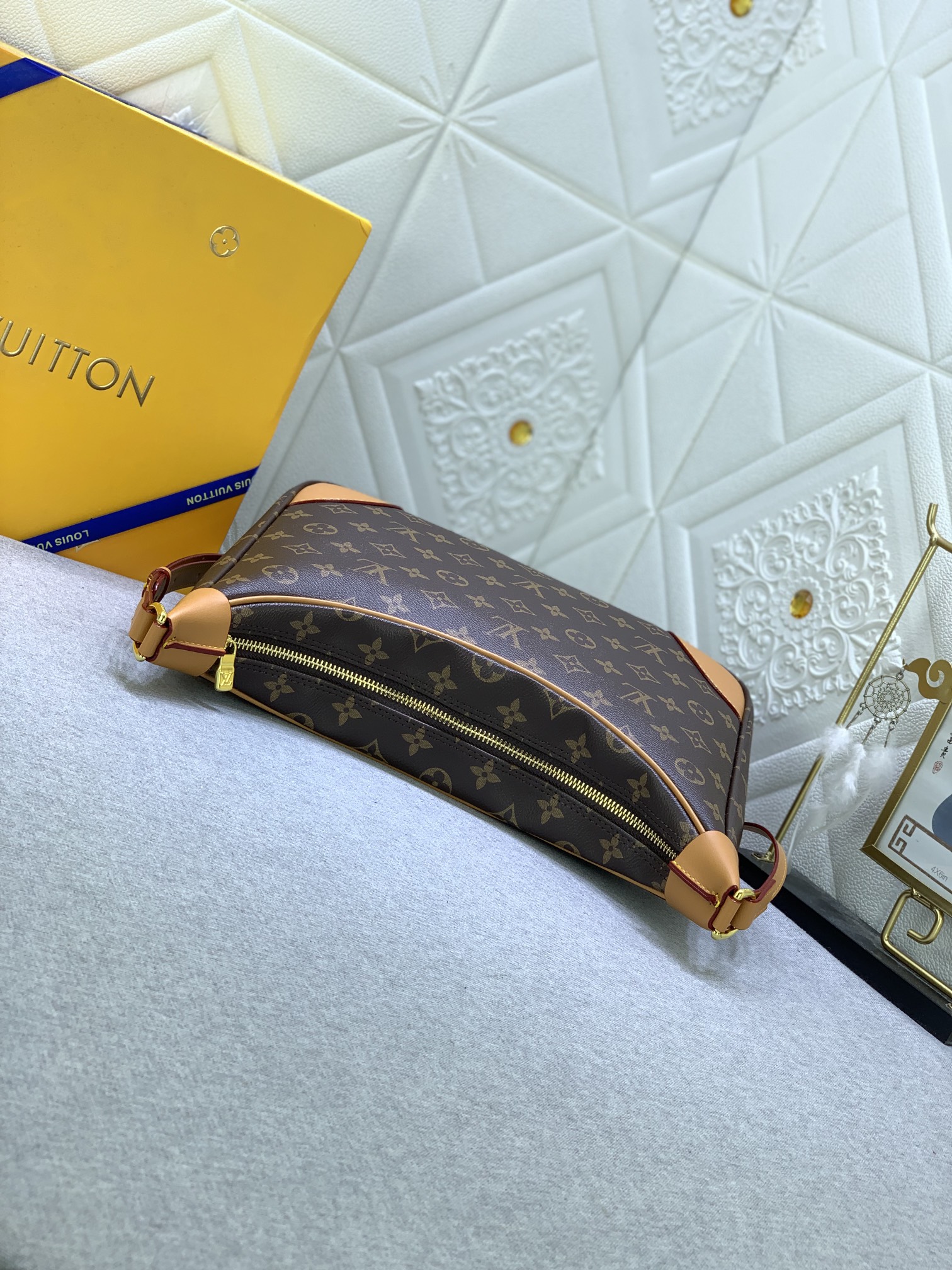 Louis Vuitton Monogram M51260