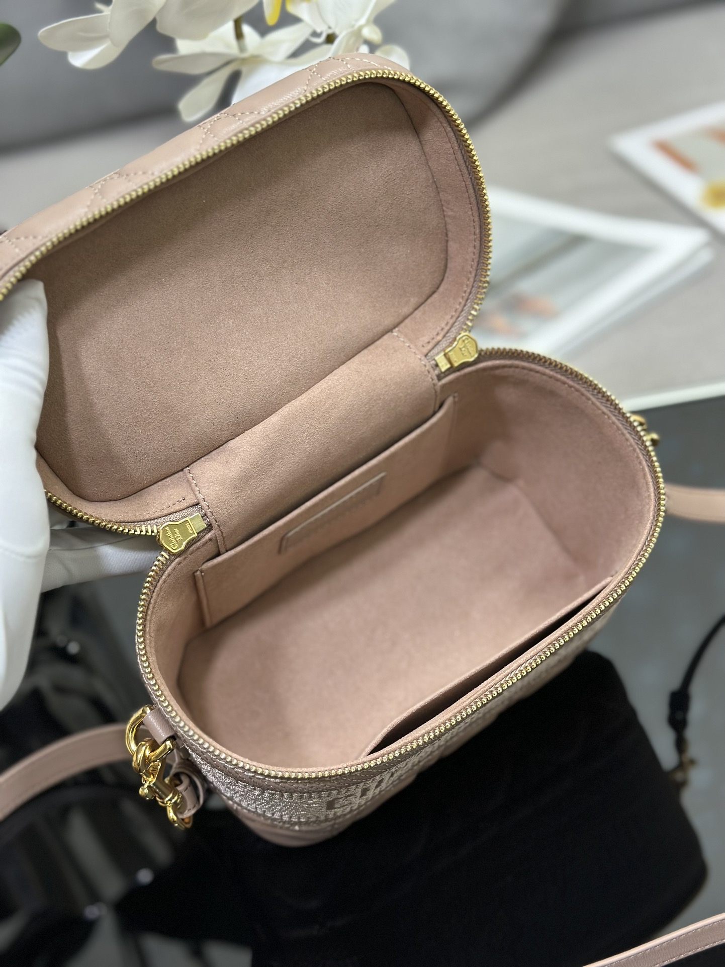 Dior Travel S5488 (3) 18.5  x 13 x 10.5 cm